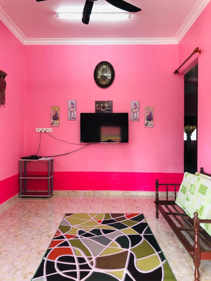Homestay Tok Abah Dalam Rhu Pasir Puteh Ngoại thất bức ảnh